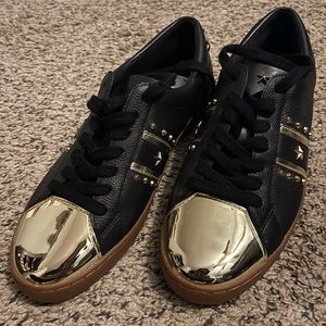 Brand New Michael Kors Fashion Sneakers 🖤💛